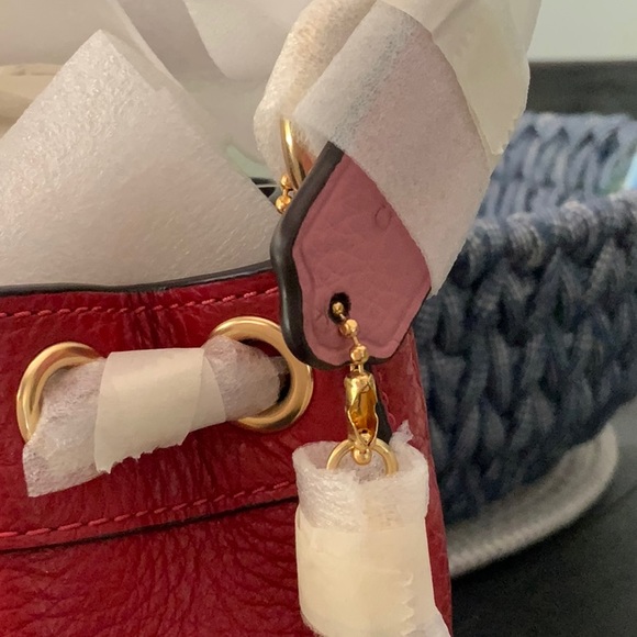 Coach Dempsey Bucket Bag Heart Charm - Picture 7 of 12